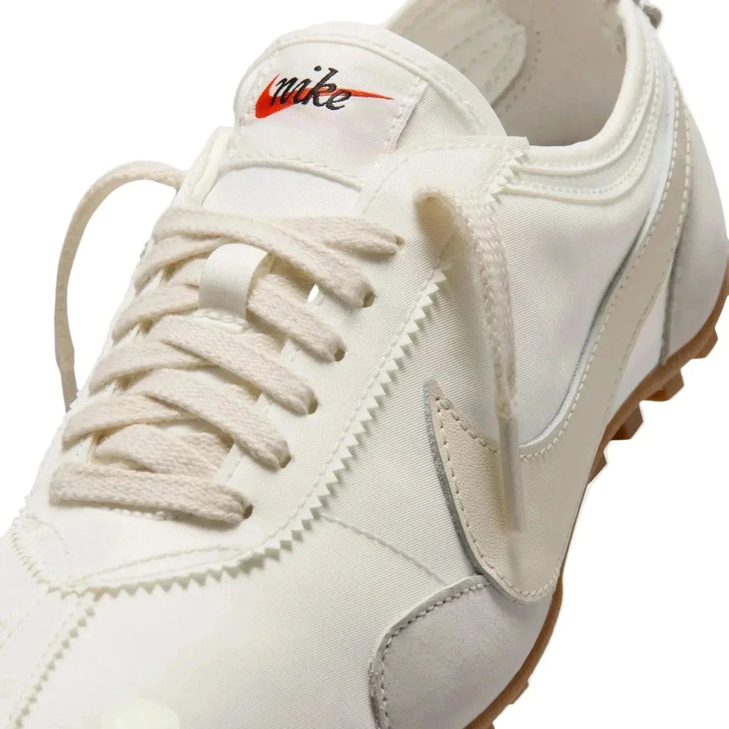 Nike Moon Shoe OG 'Summit White Gum' (Women)